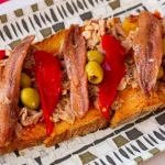 tost-s-anshoa-i-riba-ton-retsepta-za-iziskana-sredizemnomorska.webp.webp